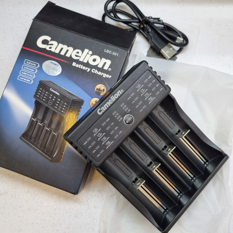 شارژر باطری قلمی Camelion اصلی مدل LBC-321 (کارکرده)